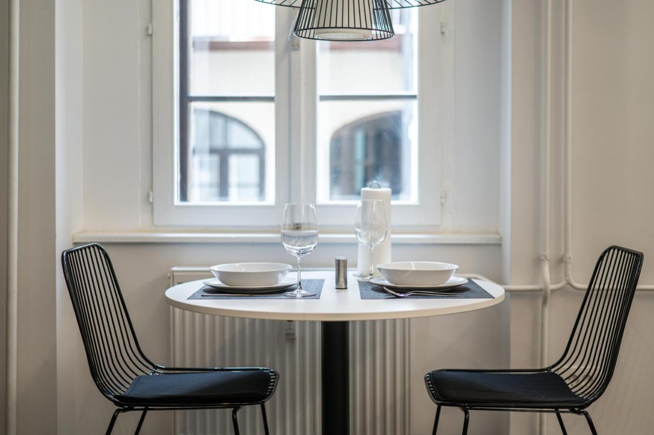 Apartament Strict