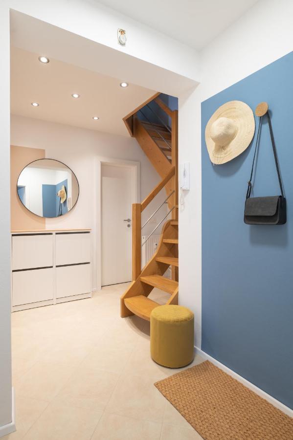 Strict Apartment