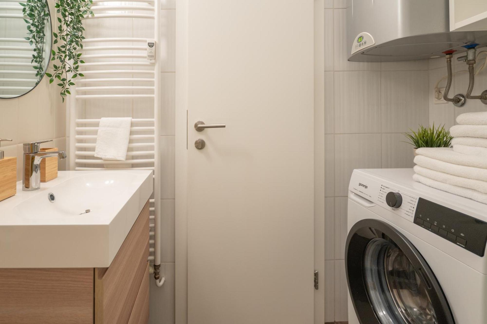 Apartament Strict *