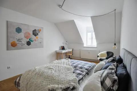 Apartment Strict